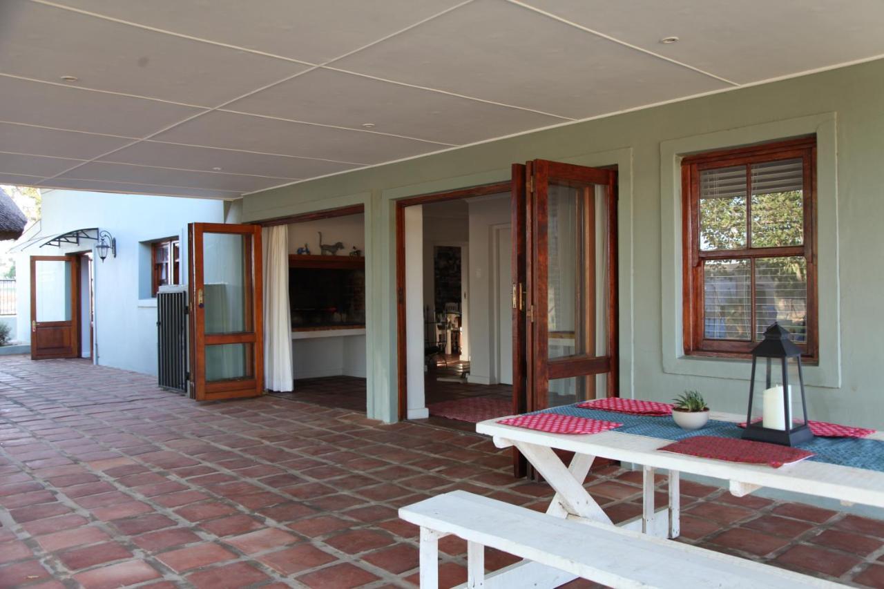 Villa Brakkies The Country Dog Escape *