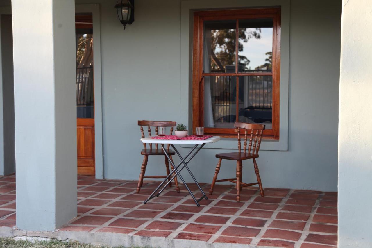 Villa Brakkies The Country Dog Escape *
